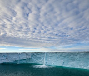 小孩喝粥呛着了发烧吐